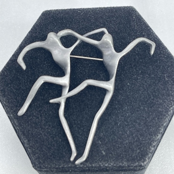 Modern Dancers Vintage 70"s AJC Brooch - Picture 2 of 6